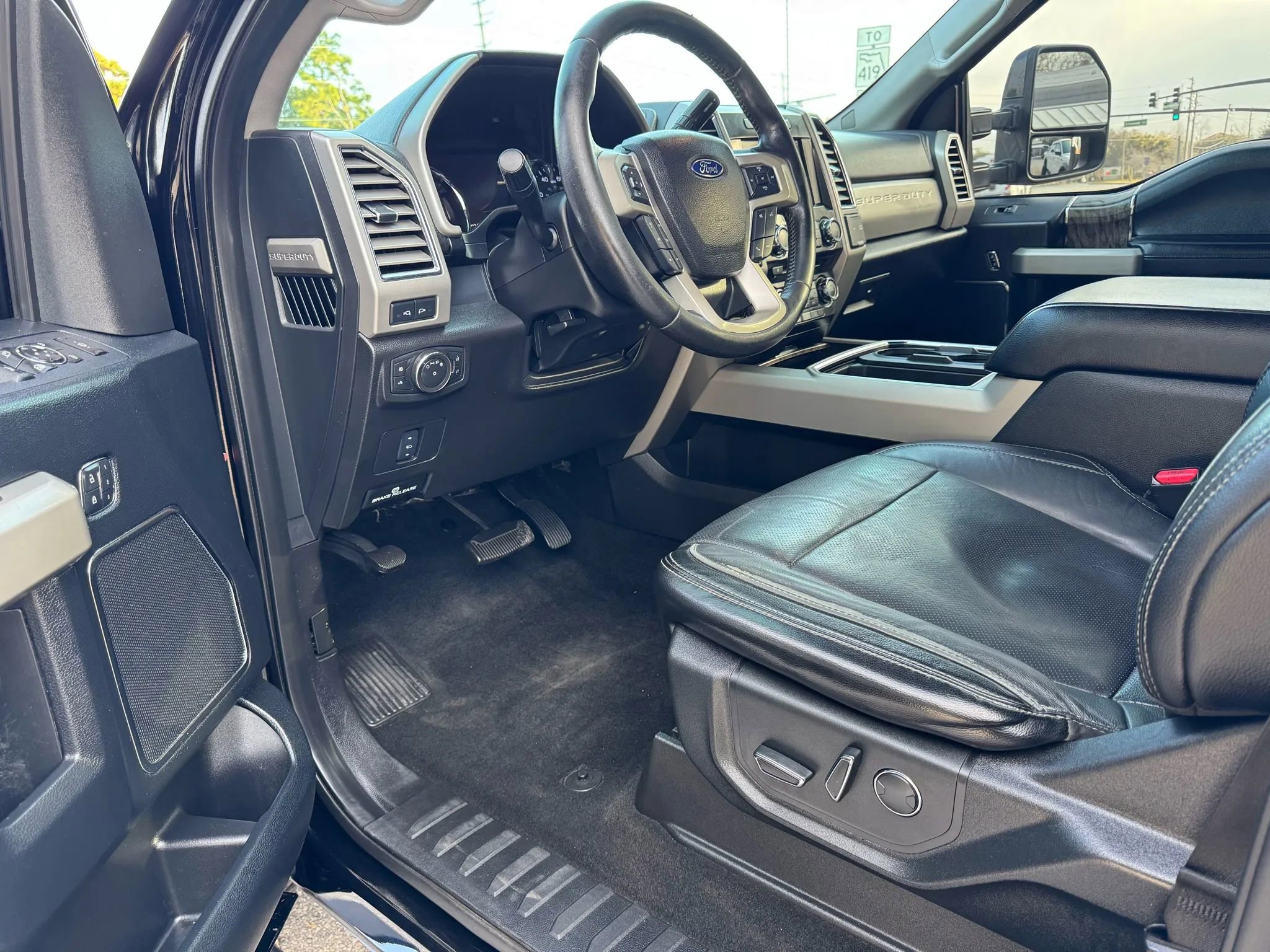 Used 2017 Ford F250 Lariat w/ Lariat Value Package image 8