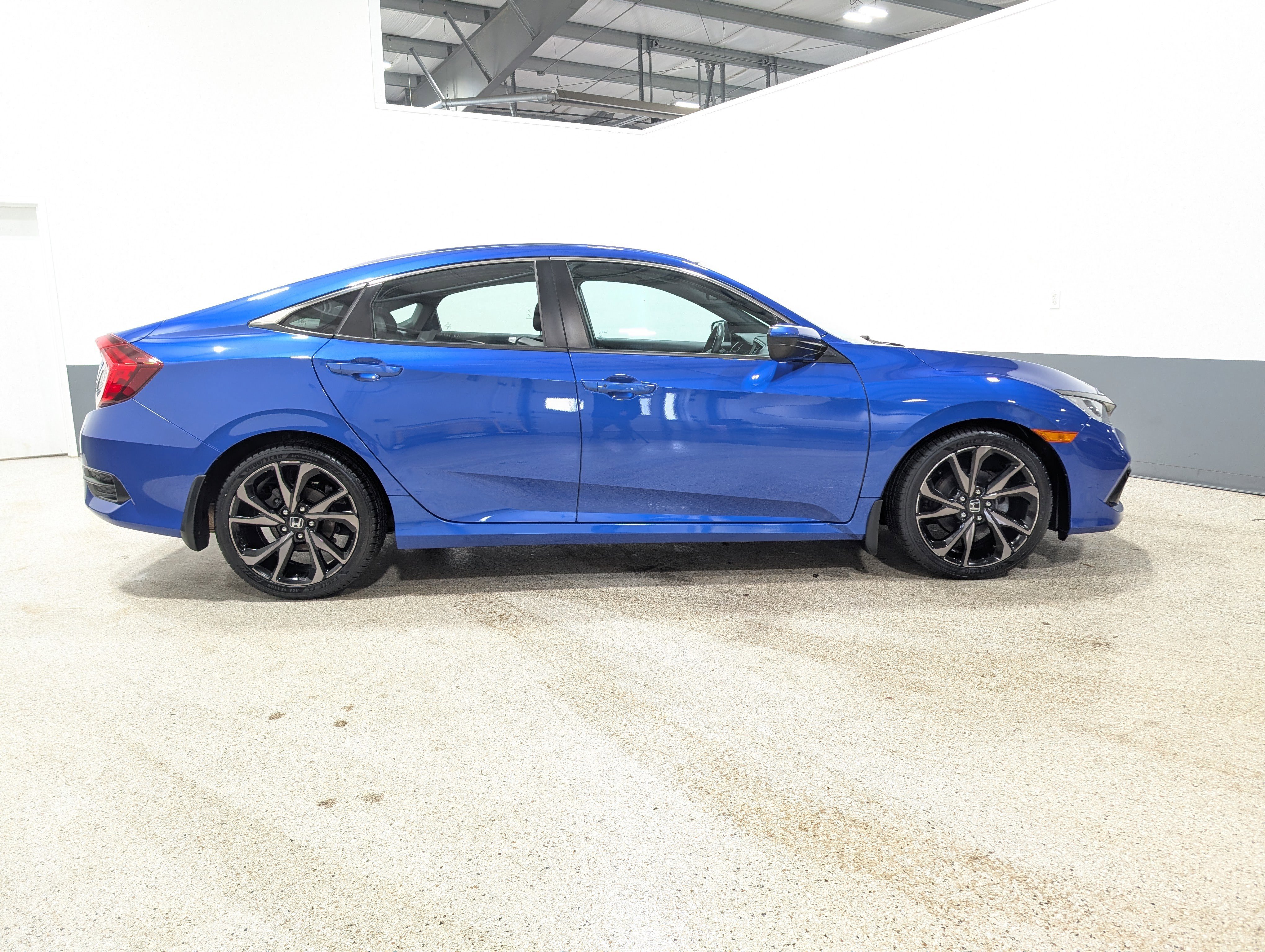 Used 2020 Honda Civic Sport image 2