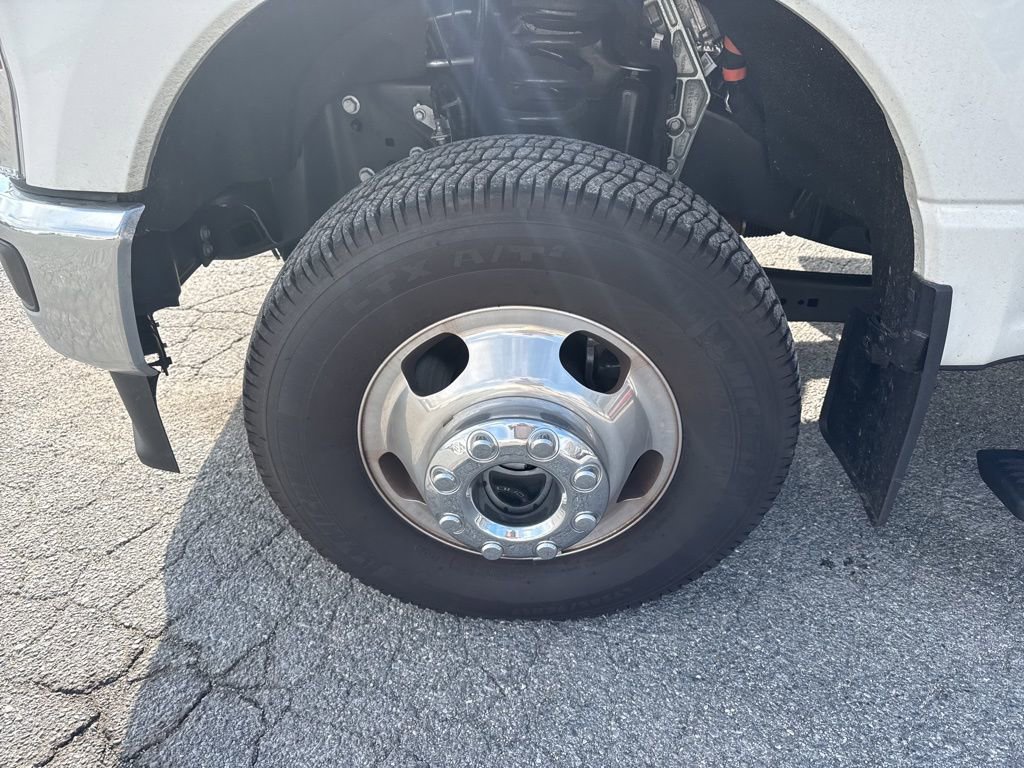 Used 2025 Ford F350 Lariat w/ Lariat Ultimate Package image 10