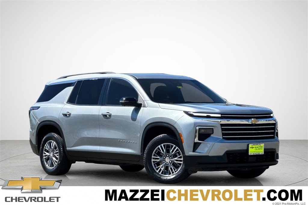 Used 2024 Chevrolet Traverse LT
