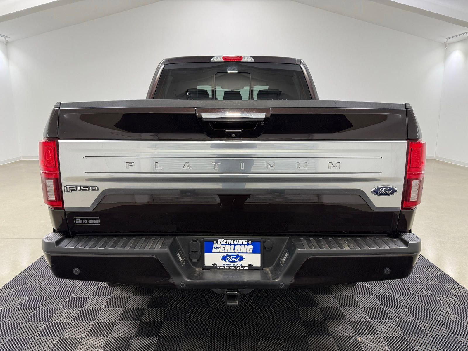 Used 2018 Ford F150 Platinum w/ Equipment Group 701A Luxury image 6