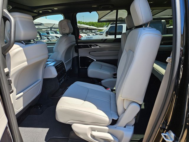 New 2026 Jeep Grand Wagoneer L Limited w/ Premium Group II AWD/4WD image 11