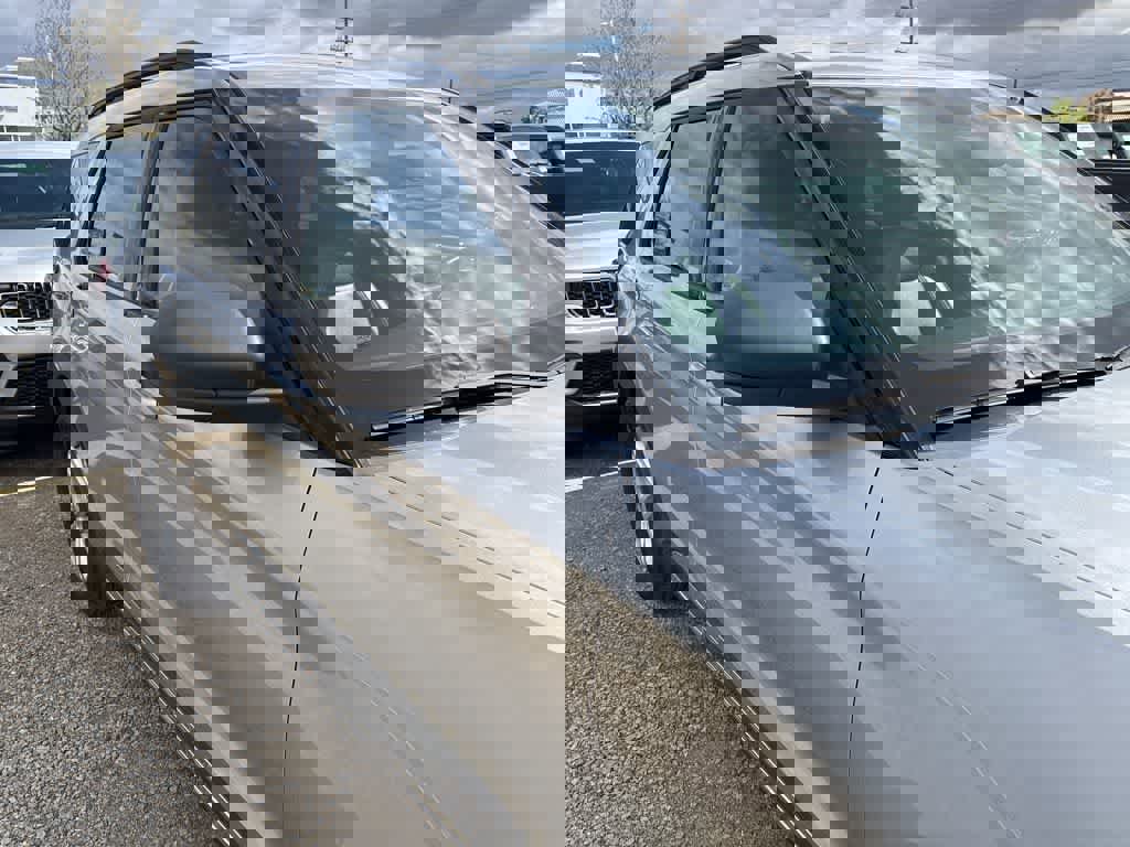 Used 2020 Ford Explorer XLT w/ Equipment Group 202A RWD image 5