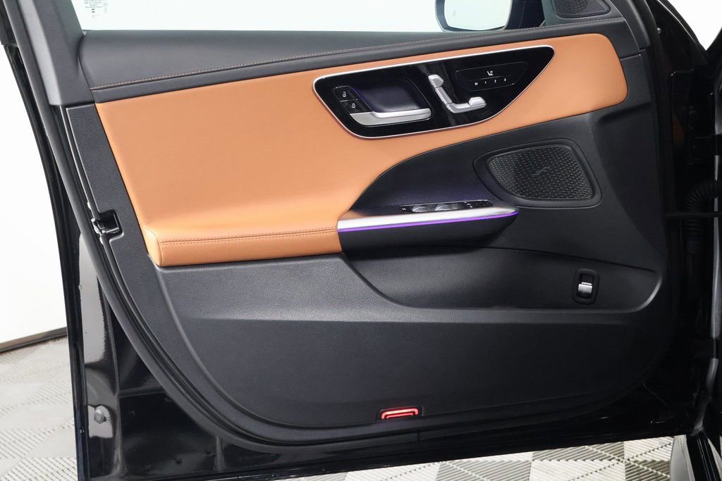 Used 2023 Mercedes-Benz C 300 Sedan image 12