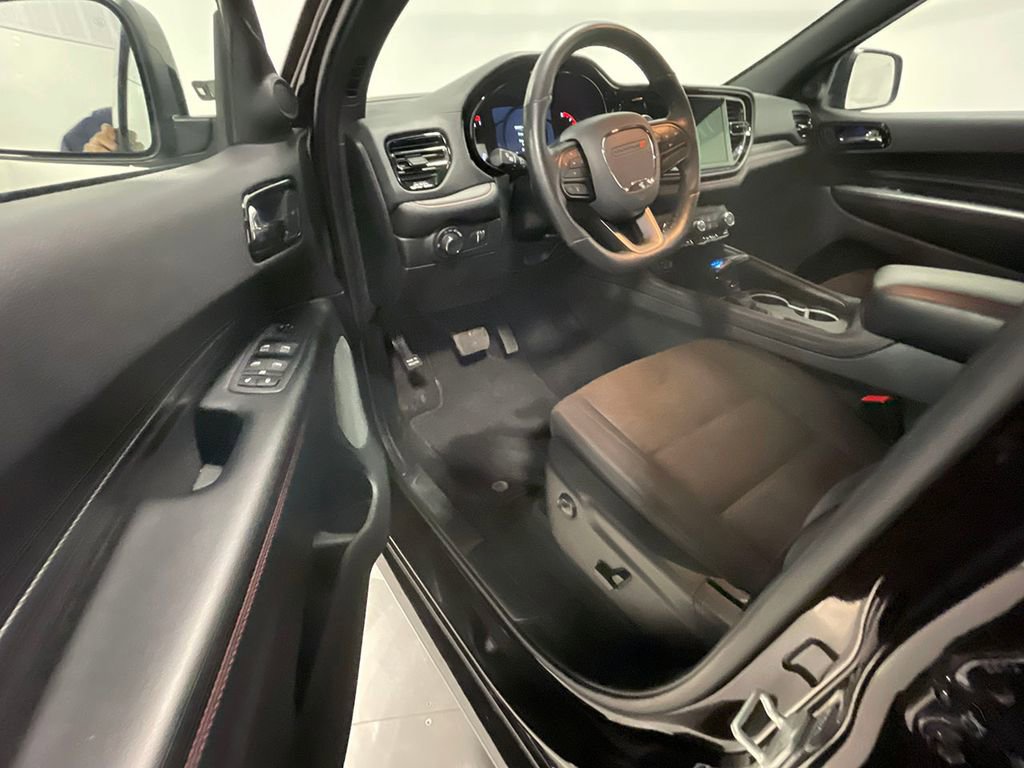 Used 2025 Dodge Durango GT AWD/4WD image 3