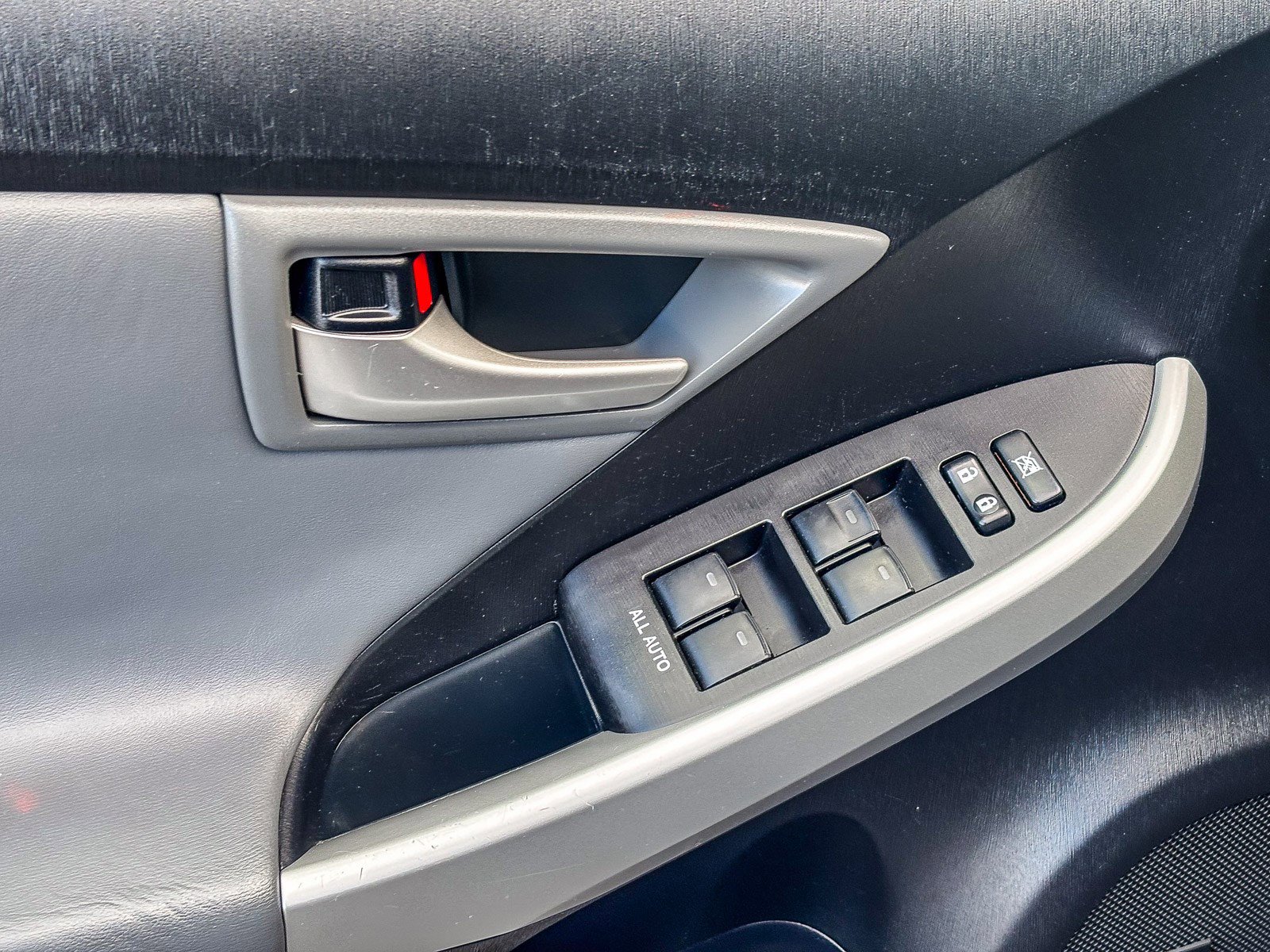 Used 2015 Toyota Prius Four image 21