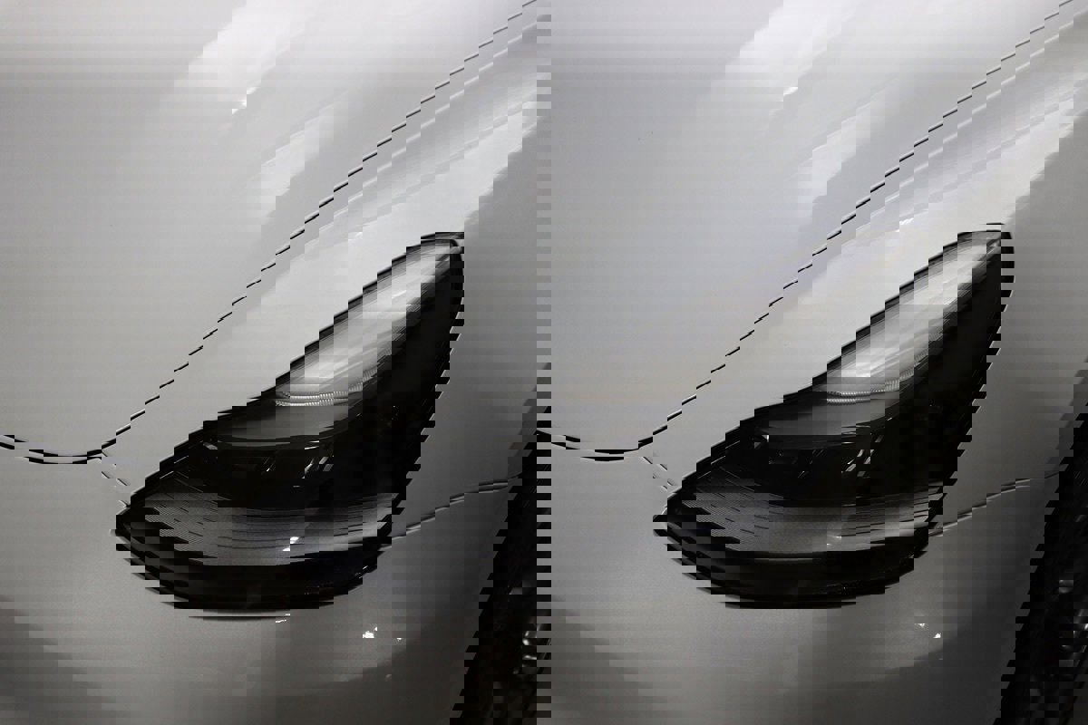 Used 2023 Tesla Model 3 Standard Range image 4