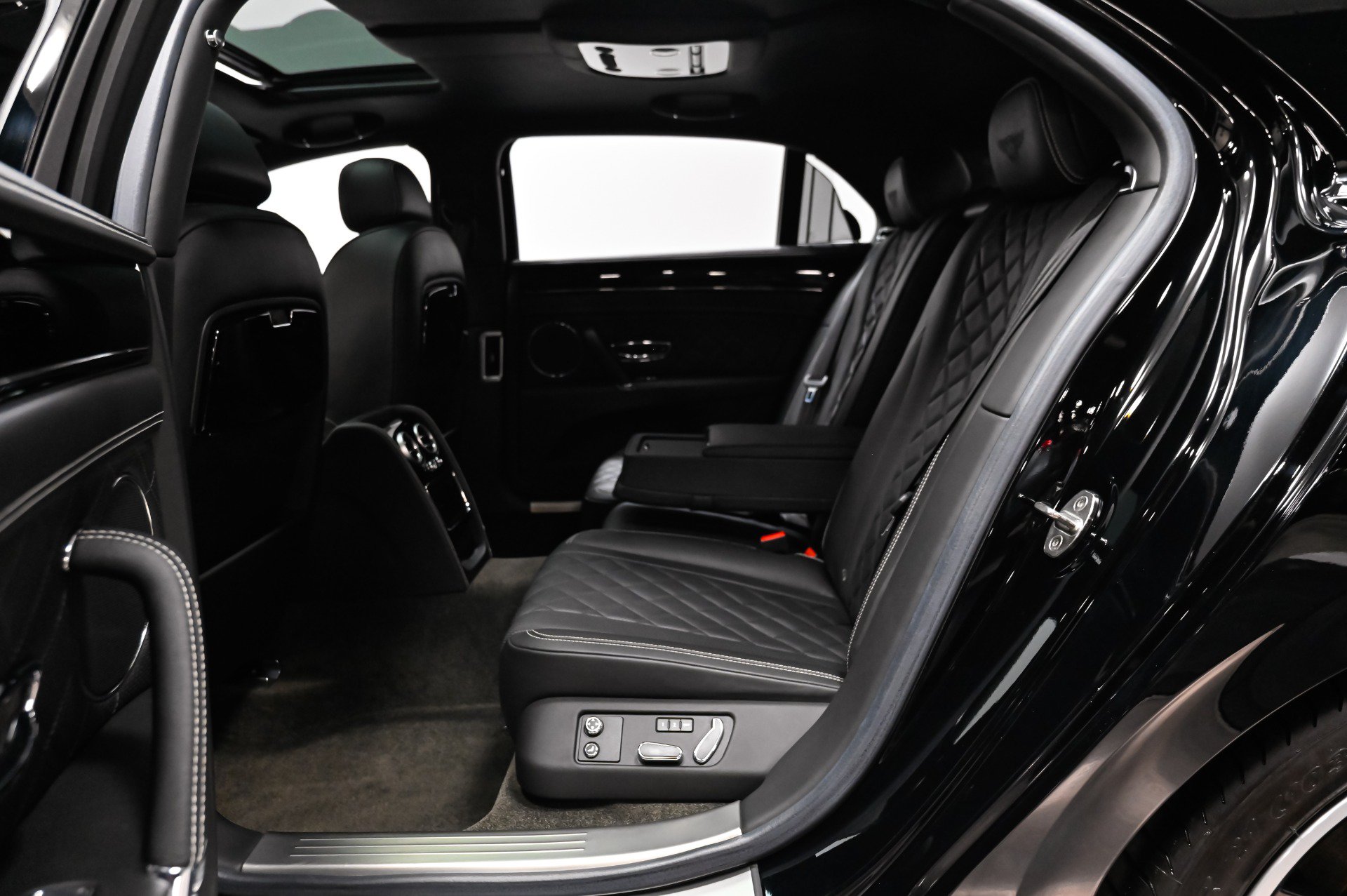 Used 2017 Bentley Flying Spur S V8 AWD/4WD image 39