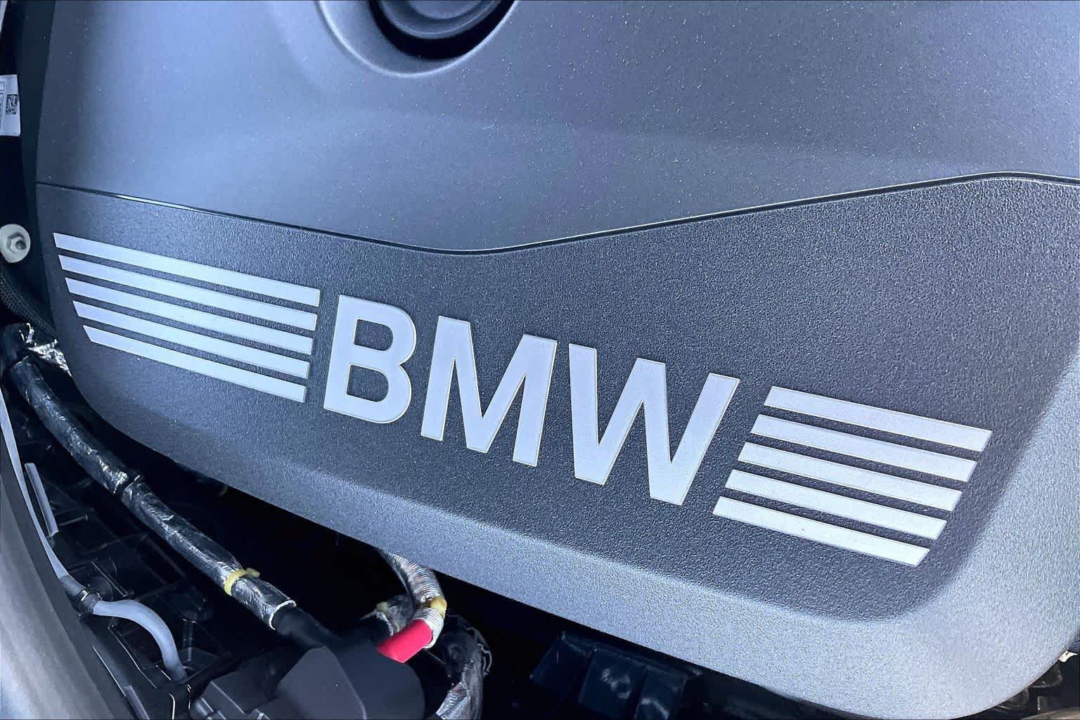 Used 2026 BMW 330i xDrive Sedan w/ Premium Package AWD/4WD image 17