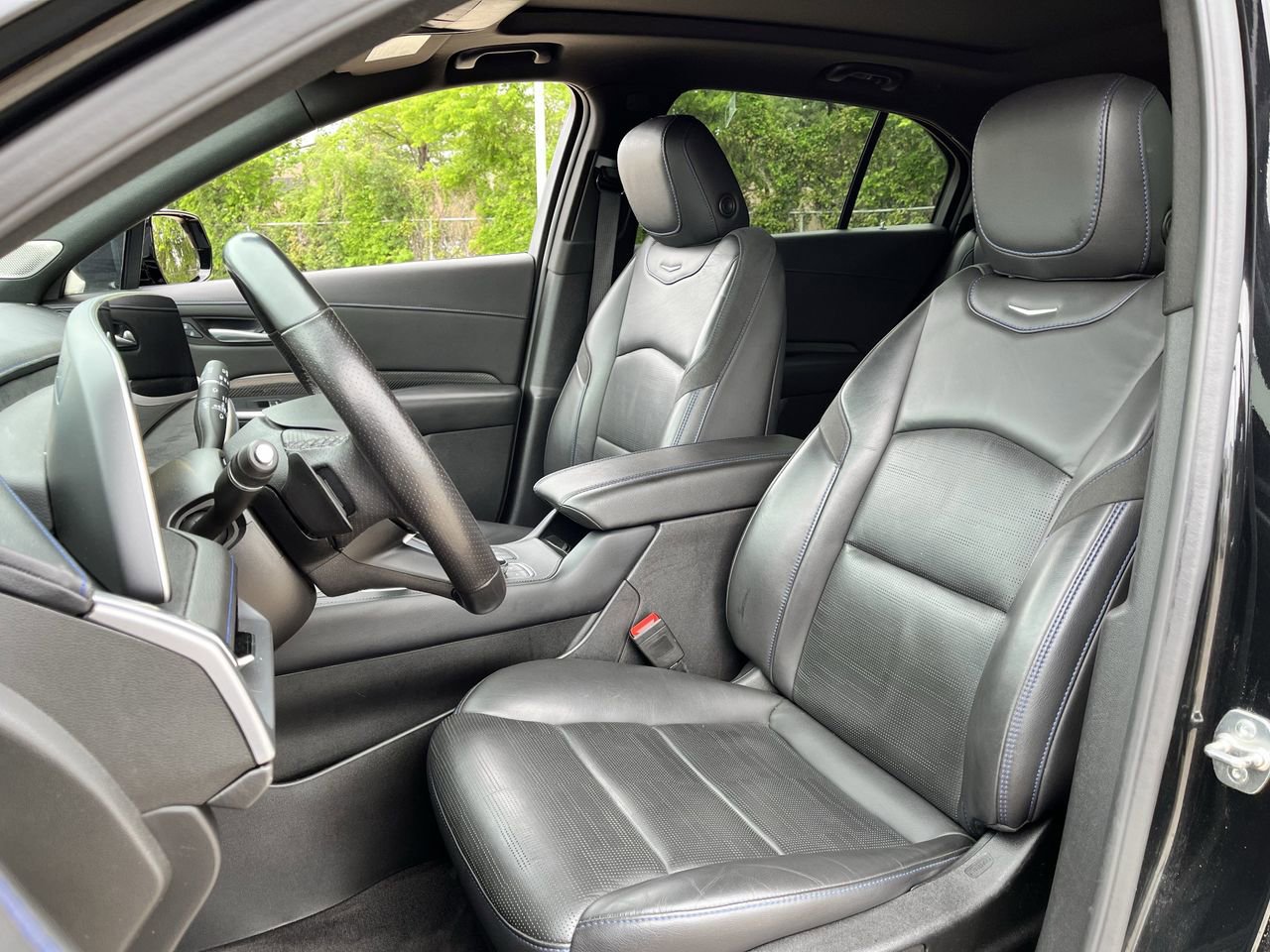 Used 2025 Cadillac XT4 Sport FWD image 23