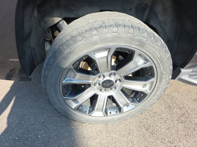 Used 2017 Chevrolet Tahoe LS w/ Enhanced Driver Alert Package AWD/4WD image 6
