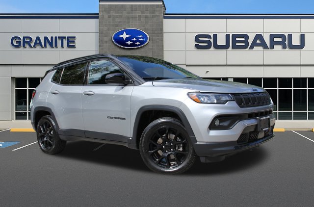 Used 2022 Jeep Compass Latitude w/ Convenience Group AWD/4WD image 4