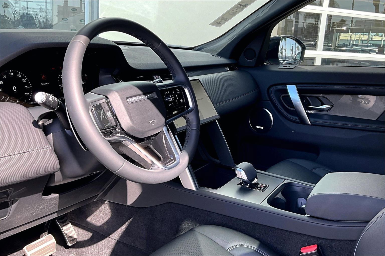 Used 2024 Land Rover Discovery Sport Dynamic SE AWD/4WD image 14