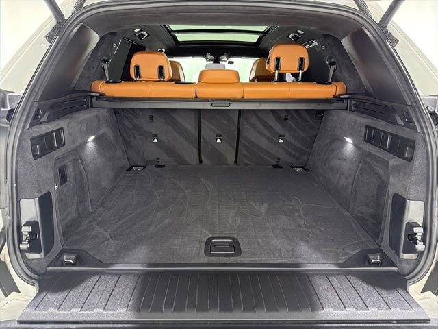 Used 2021 BMW X5 M50i w/ Executive Package image 25