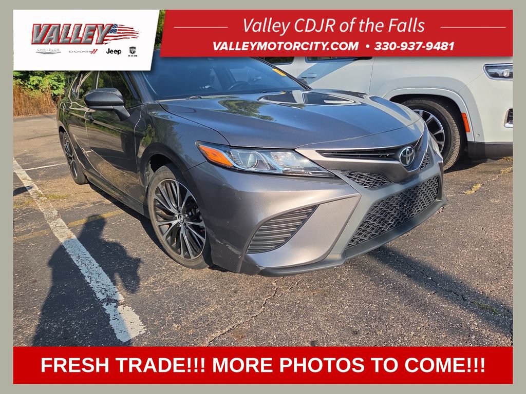 Used 2018 Toyota Camry SE FWD image 1