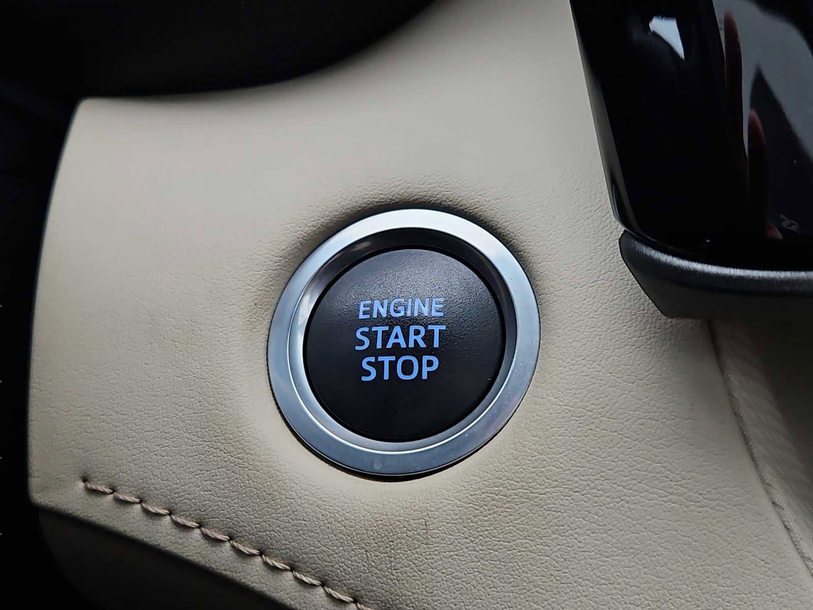 Used 2020 Toyota Highlander XLE image 26