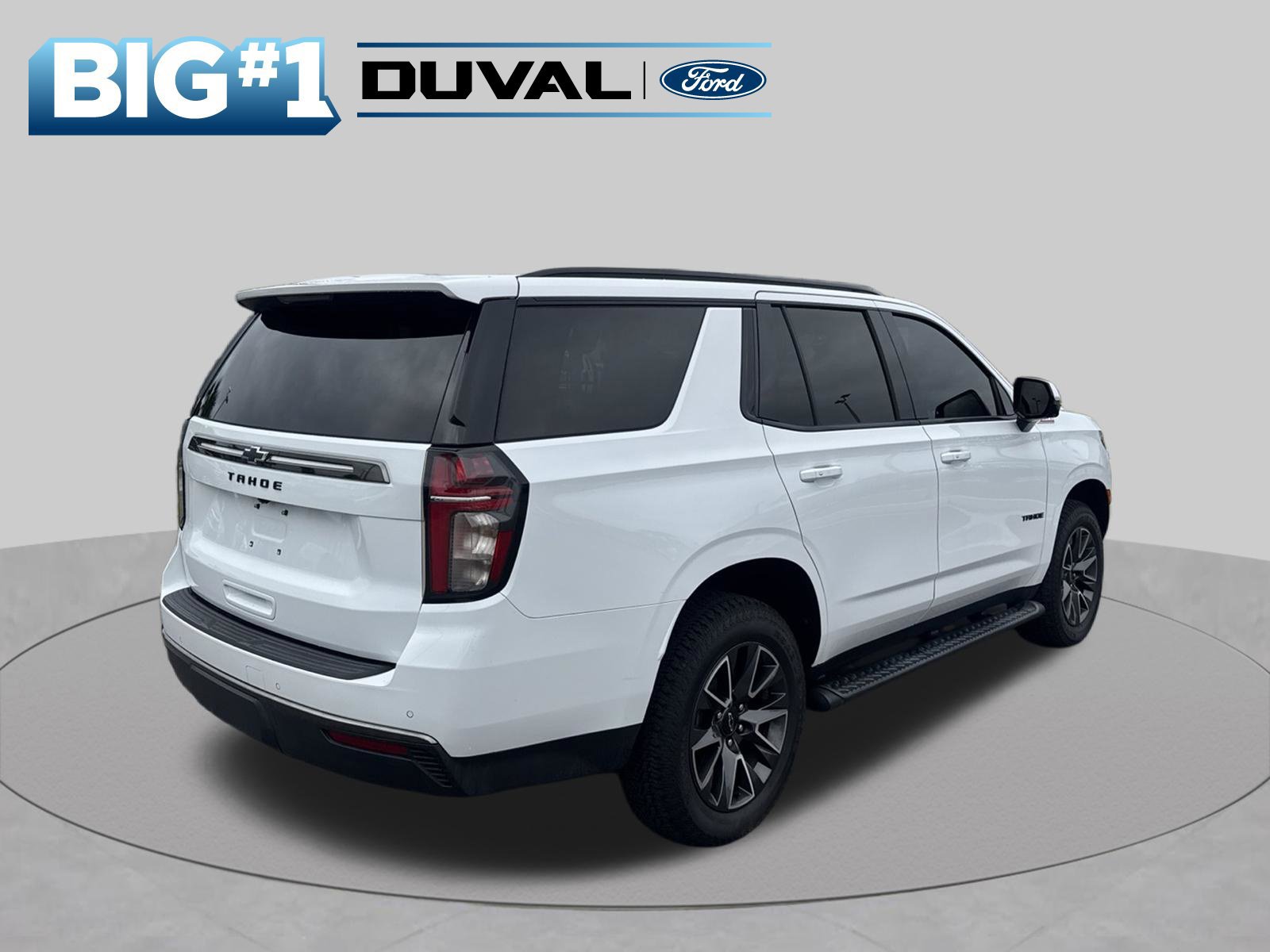 Used 2022 Chevrolet Tahoe Z71 w/ Luxury Package AWD/4WD image 2