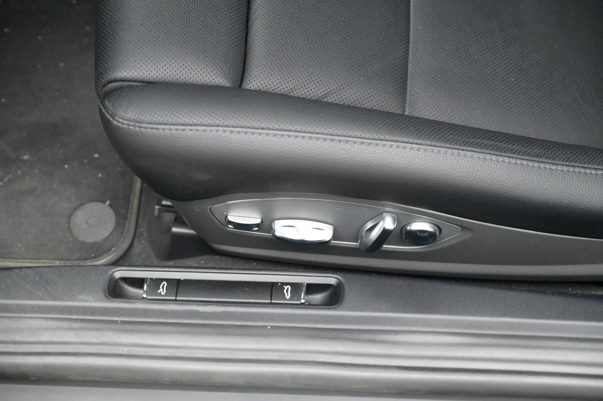 Used 2019 Porsche 718 Cayman S image 18