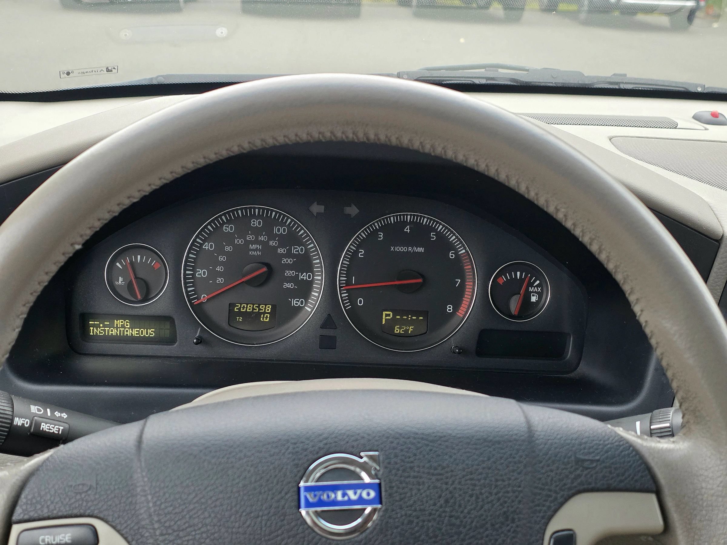 Used 2004 Volvo V70 2.5T FWD image 19