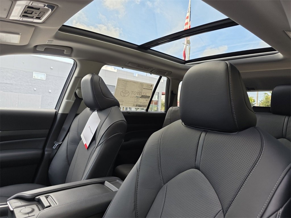 New 2026 Toyota Grand Highlander Limited image 25