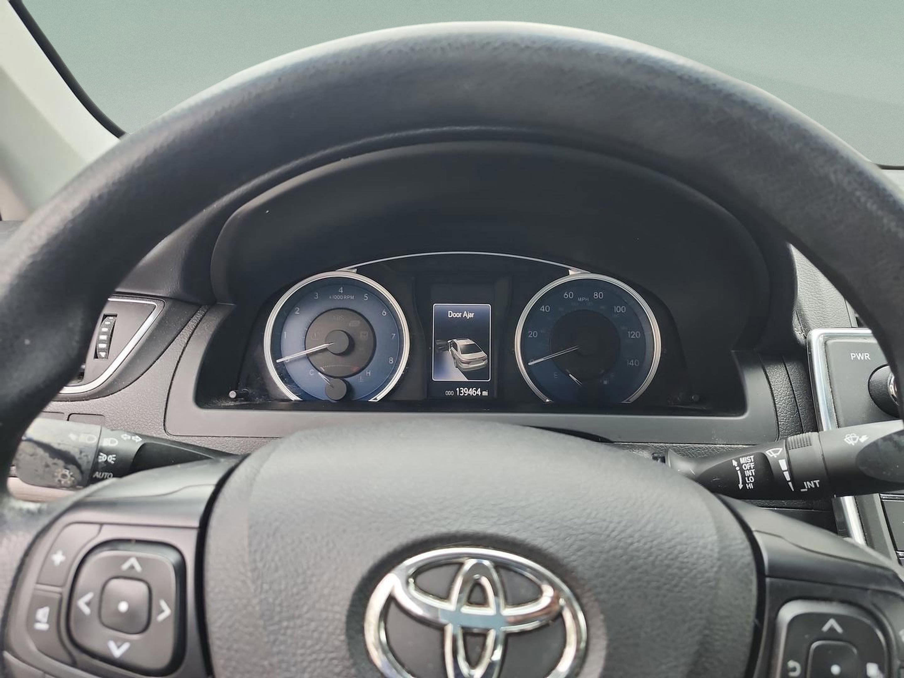Used 2017 Toyota Camry LE FWD image 9