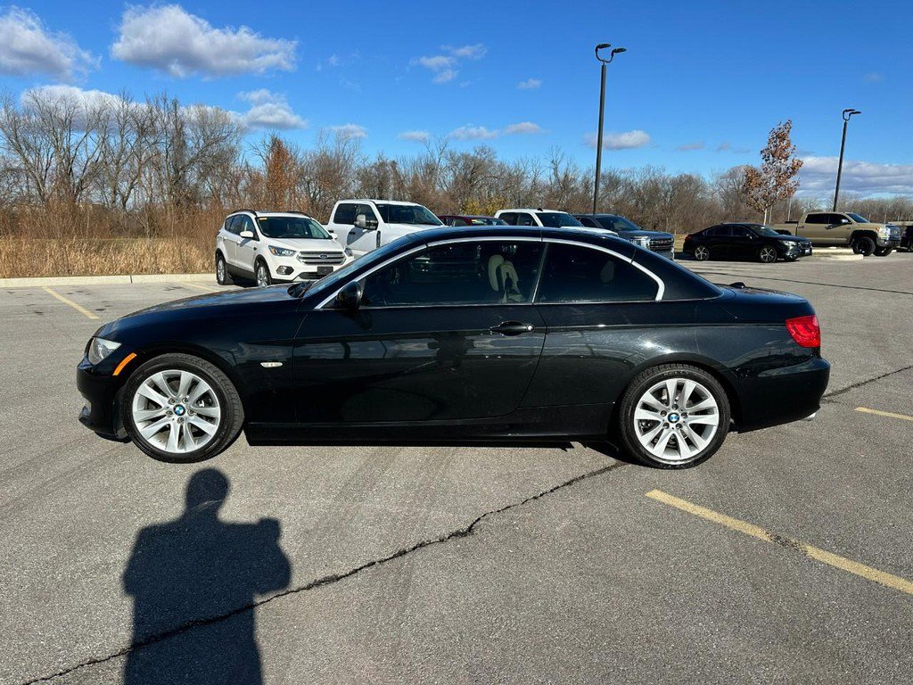 Used 2012 BMW 328i Convertible image 2