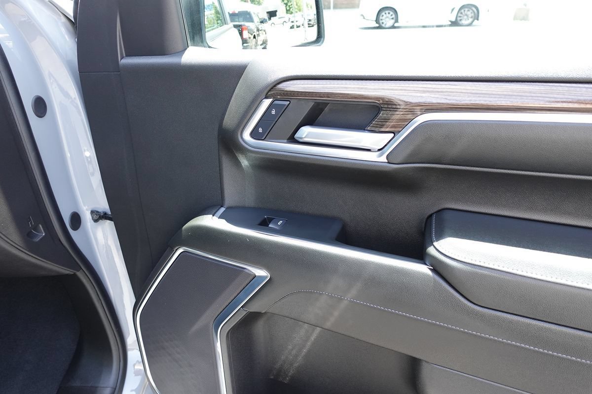 Used 2024 Chevrolet Silverado 1500 LT AWD/4WD image 31