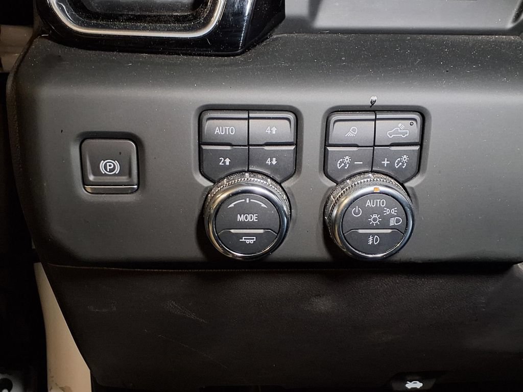 Used 2024 GMC Sierra 1500 Denali w/ Denali Reserve Package AWD/4WD image 14