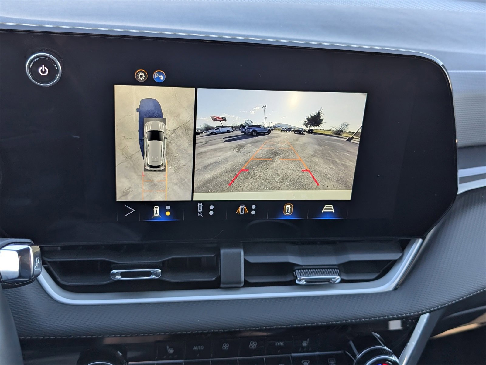 Used 2025 Chevrolet Equinox LT w/ Convenience Package II image 19