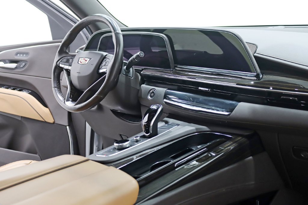 Used 2021 Cadillac Escalade Premium Luxury AWD/4WD image 30