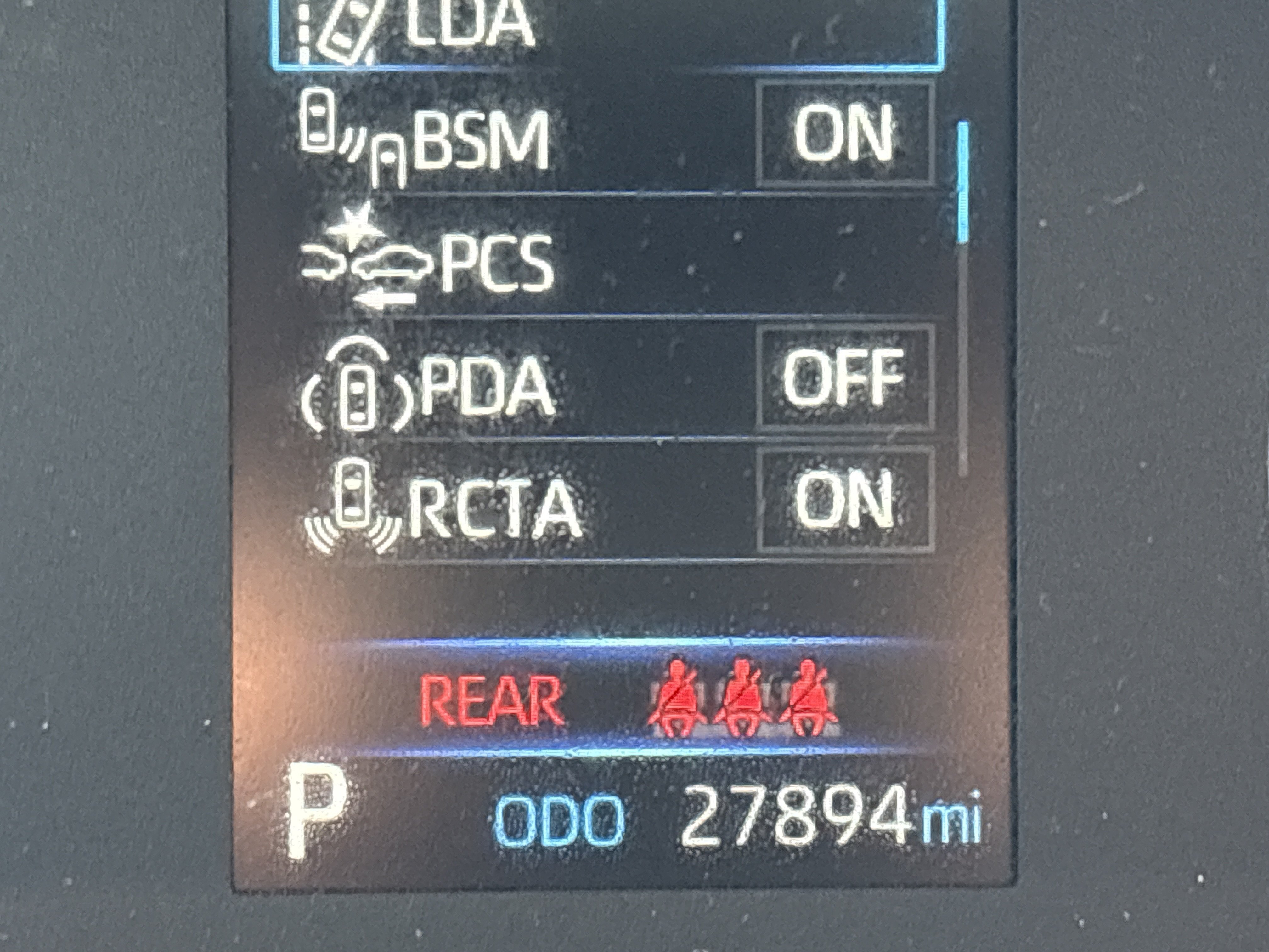 Used 2025 Toyota Corolla Hatchback w/ SE Package FWD image 28