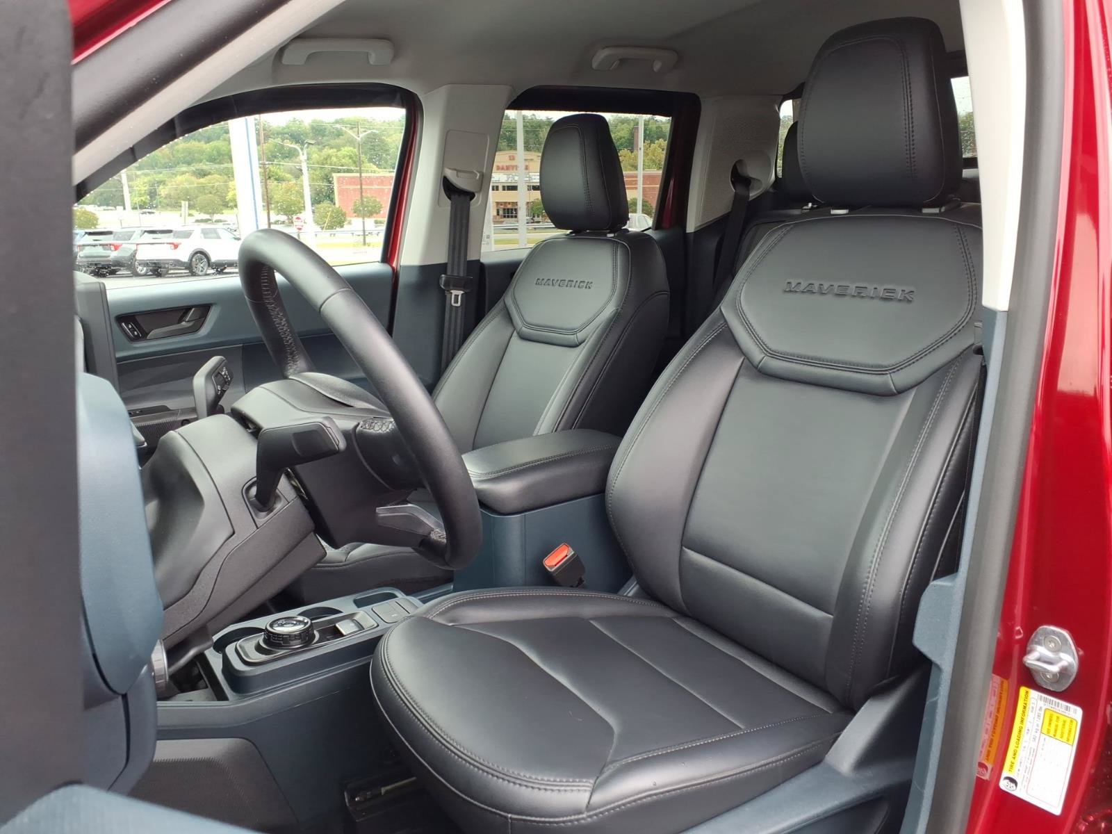 Certified 2025 Ford Maverick Lariat w/ Black Appearance Package AWD/4WD image 12