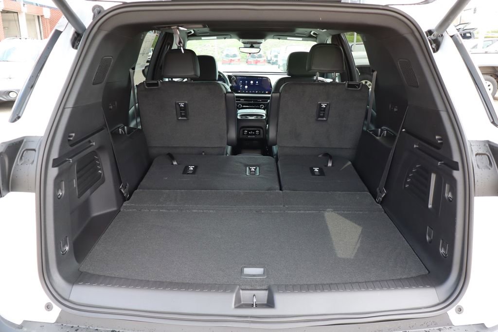 New 2026 Chevrolet Traverse LT w/ Sun and Wheel Package AWD/4WD image 40