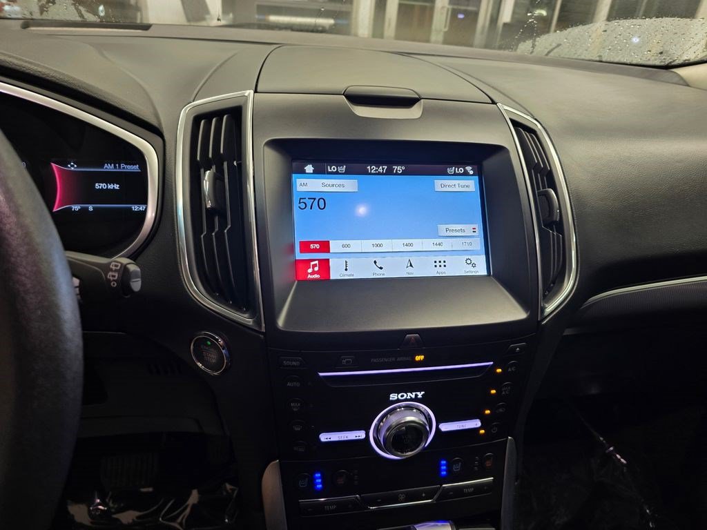 Used 2018 Ford Edge Titanium w/ Equipment Group 302A AWD/4WD image 22