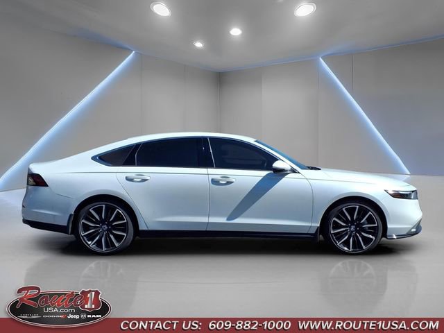 Used 2024 Honda Accord Touring image 2