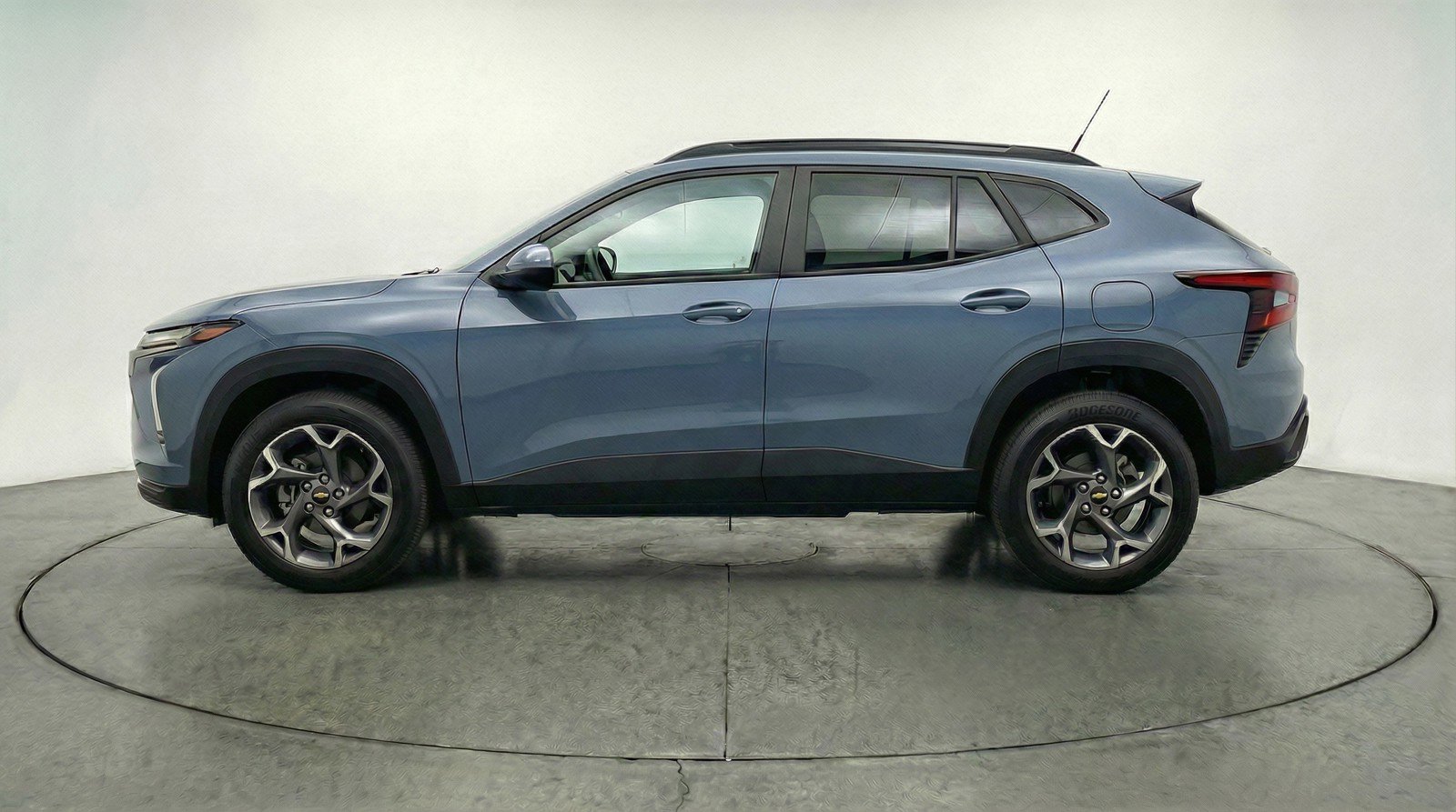 Used 2025 Chevrolet Trax LT image 5