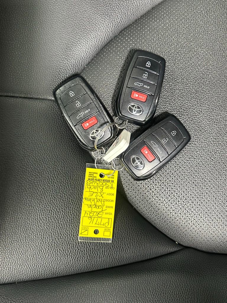 Used 2024 Toyota Grand Highlander XLE image 32