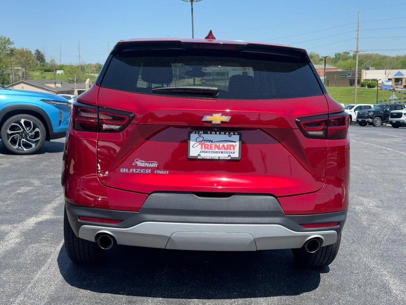 Used 2025 Chevrolet Blazer LT AWD/4WD image 4