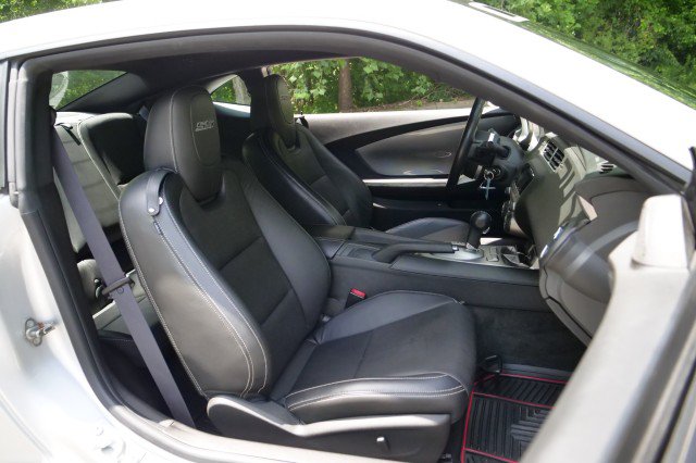 Used 2010 Chevrolet Camaro SS RWD image 32