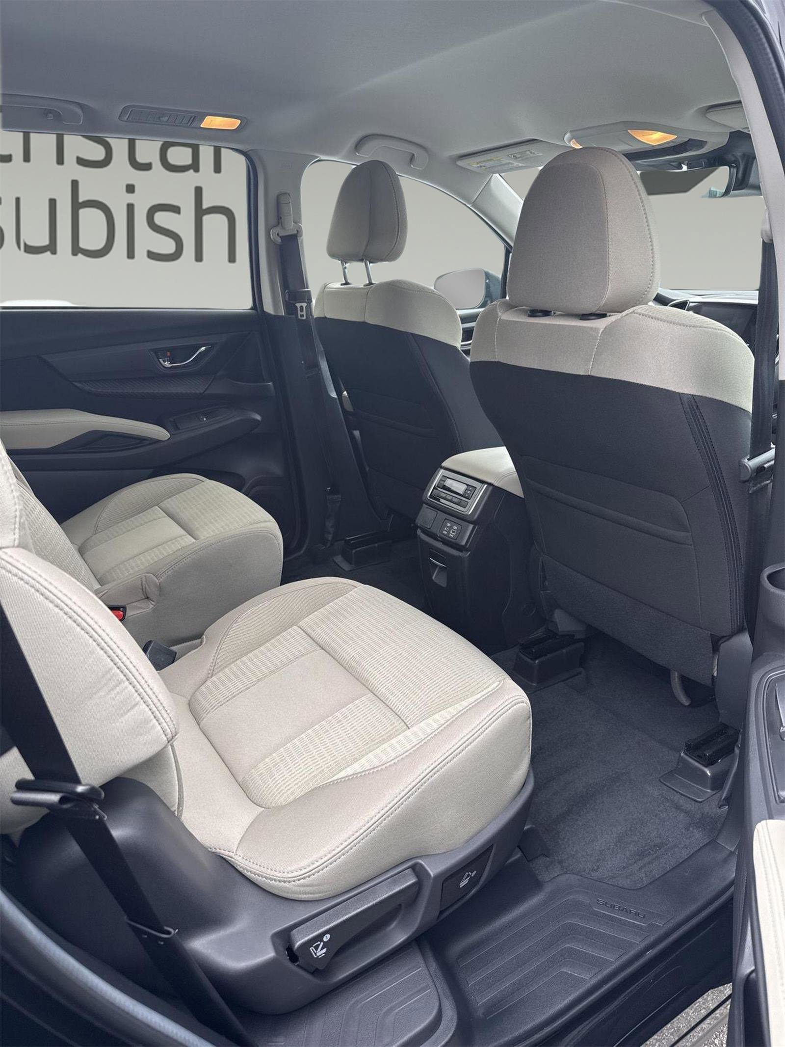 Used 2024 Subaru Ascent Premium w/ Convenience Package image 10