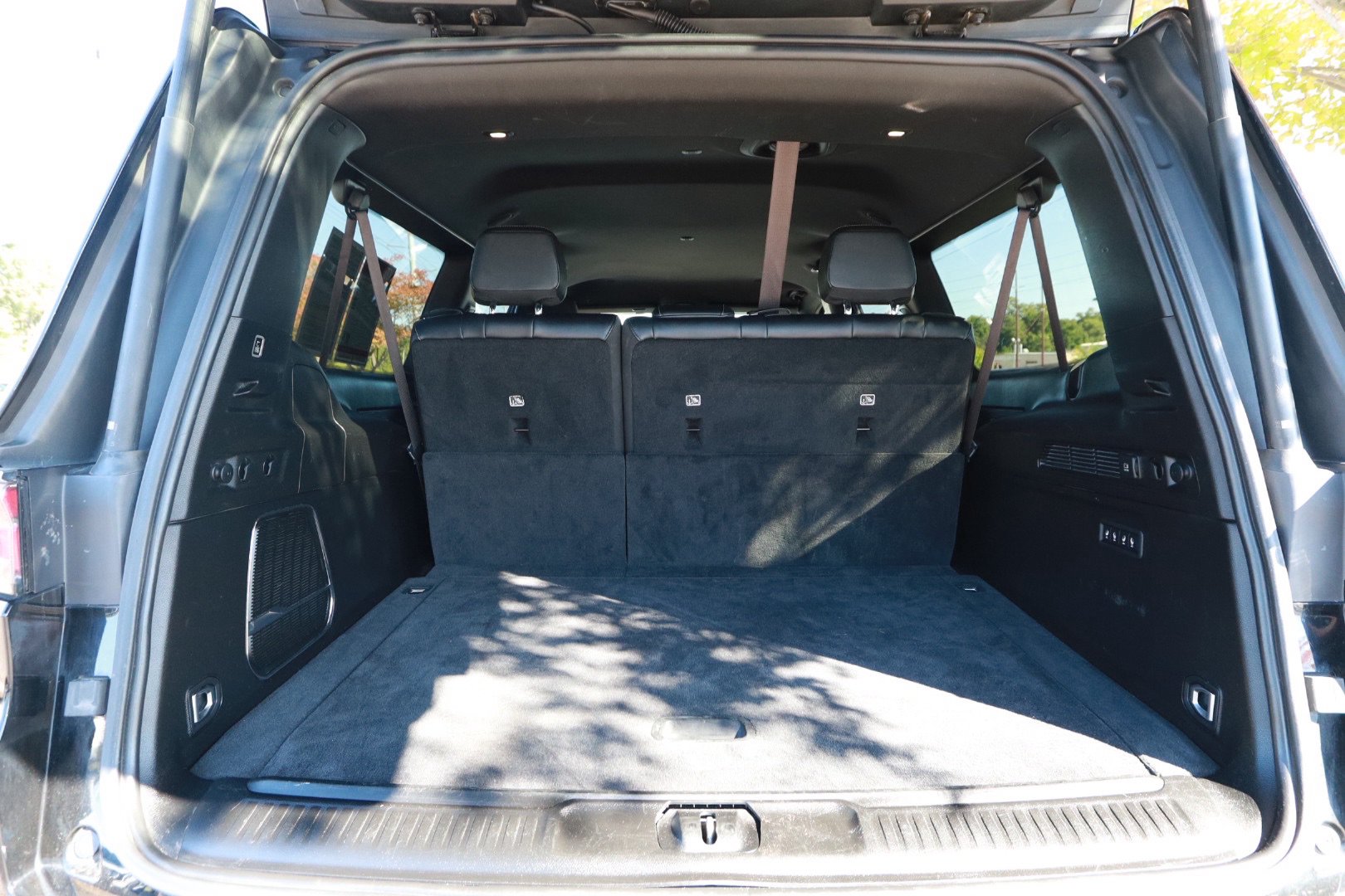 Used 2024 Jeep Wagoneer L Series II RWD image 26