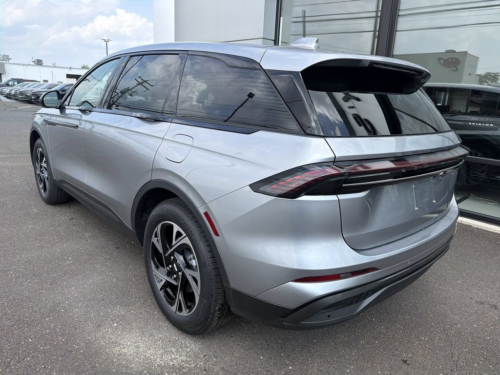 New 2026 Lincoln Nautilus Premier w/ Jet Appearance Package AWD/4WD image 2