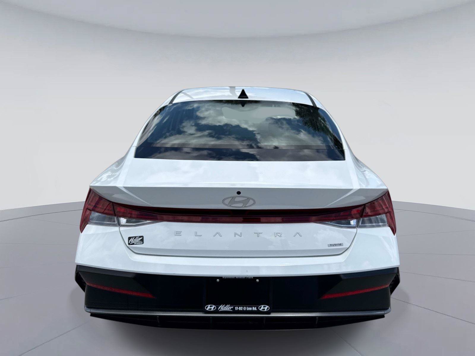 Used 2025 Hyundai Elantra Limited FWD image 4