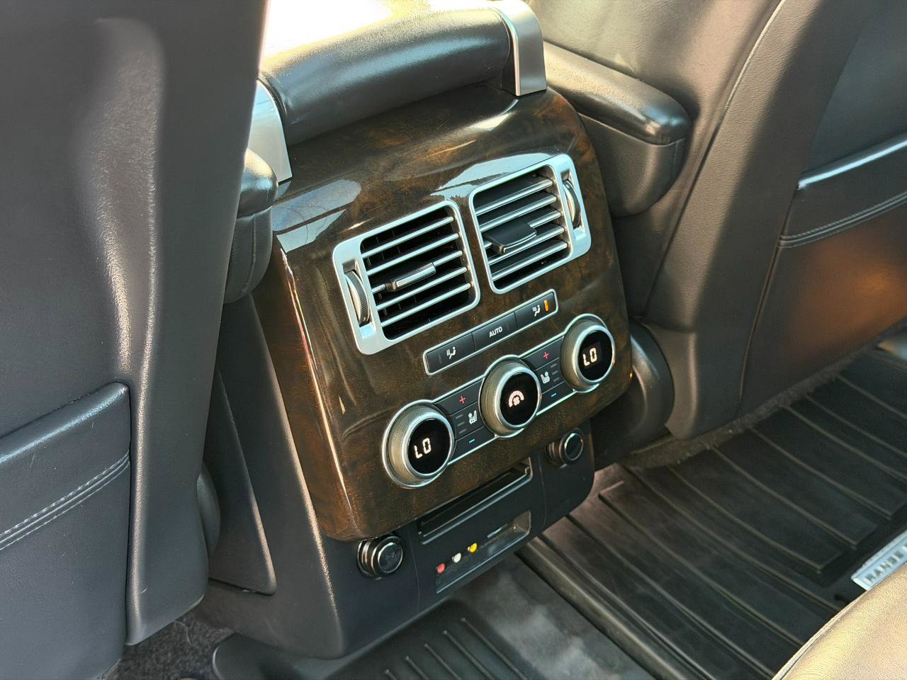 Used 2016 Land Rover Range Rover HSE image 39