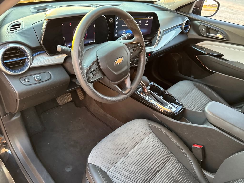 Used 2024 Chevrolet Trax LT image 17