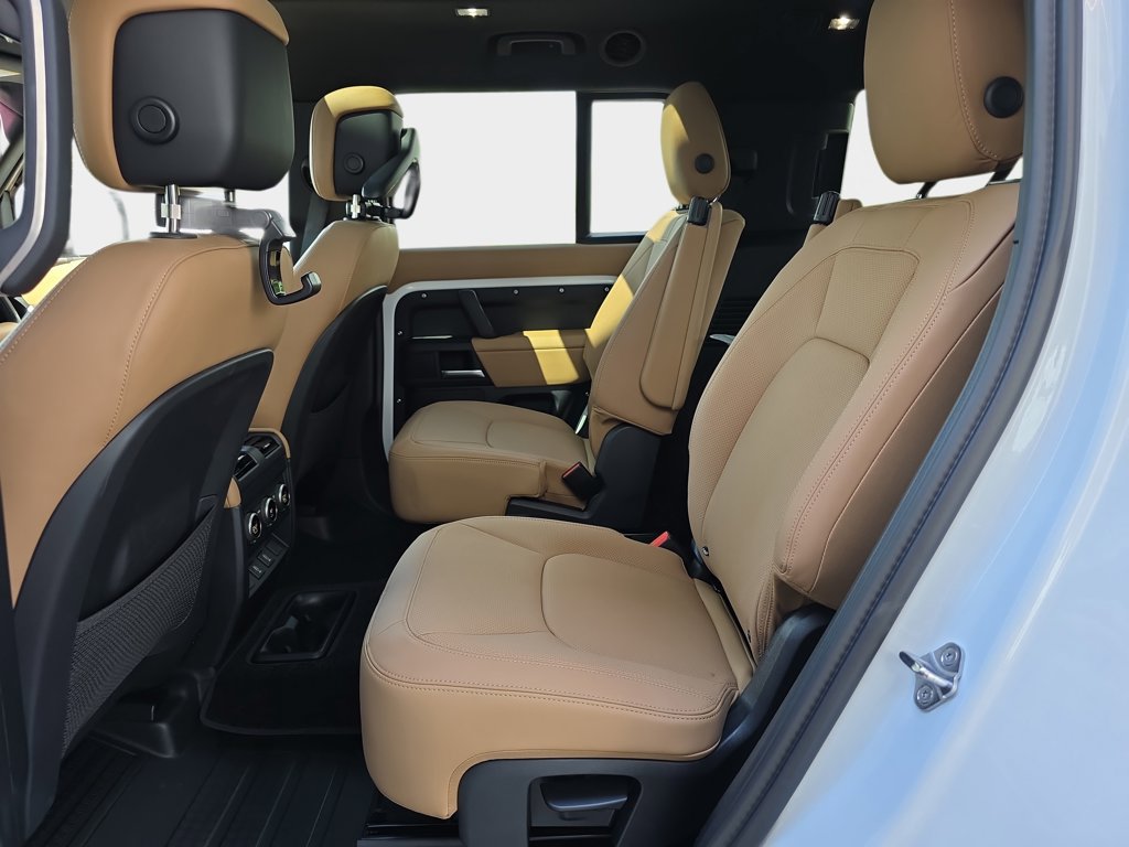 New 2026 Land Rover Defender 130 X-Dynamic SE AWD/4WD image 14