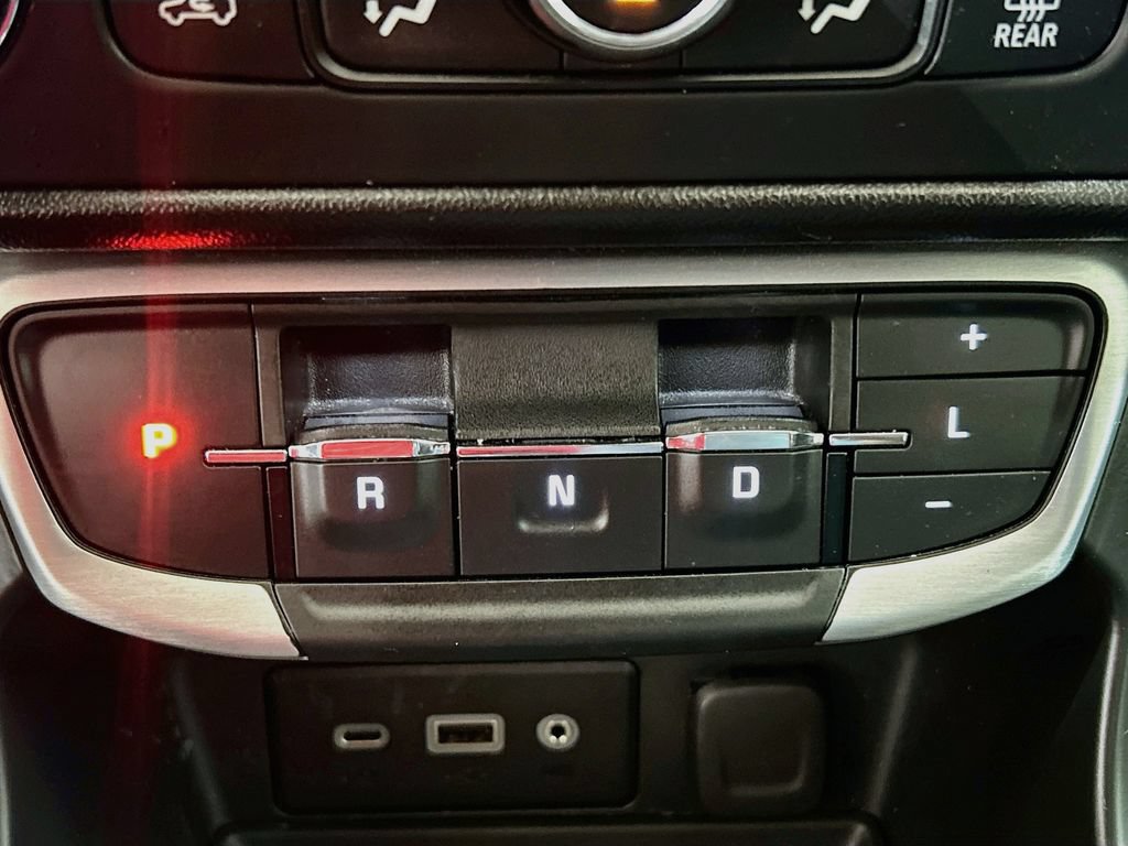 Used 2024 GMC Terrain SLE w/ Driver Convenience Package FWD image 15