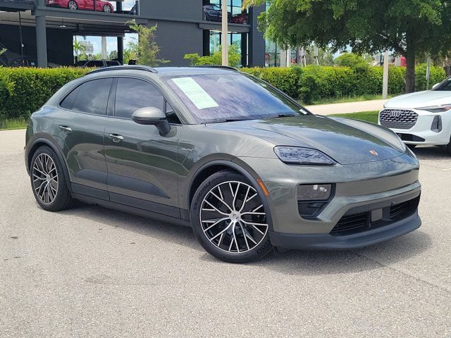 Used 2025 Porsche Macan Electric RWD image 35