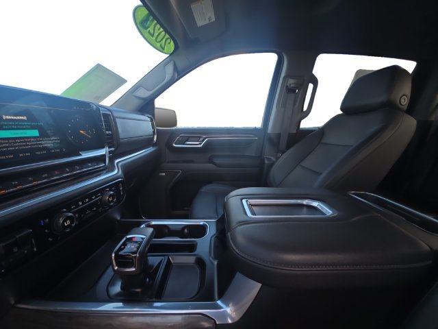 Used 2022 Chevrolet Silverado 1500 LTZ AWD/4WD image 11