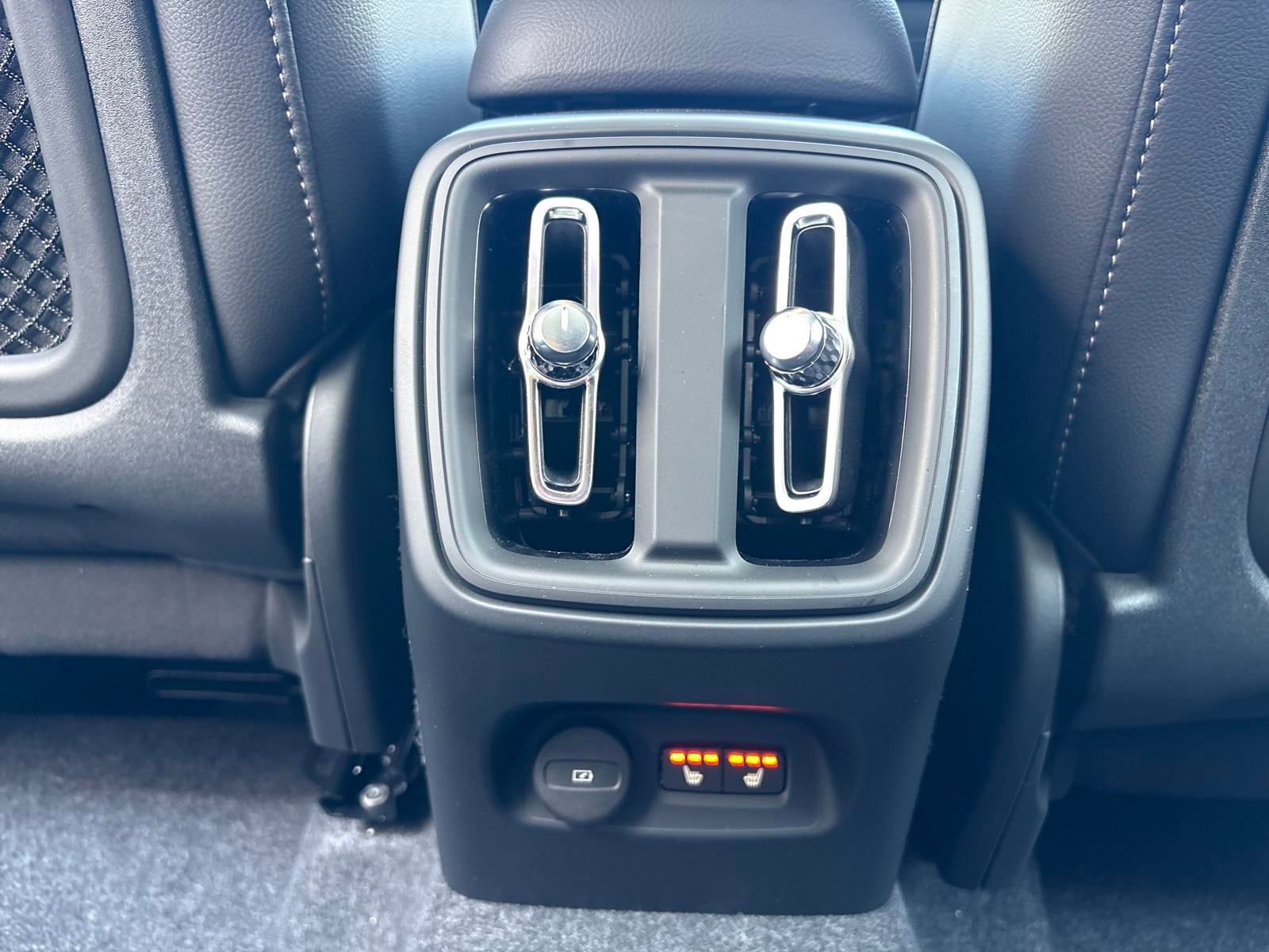 New 2026 Volvo XC40 B5 Plus w/ Protection Package Premier image 33